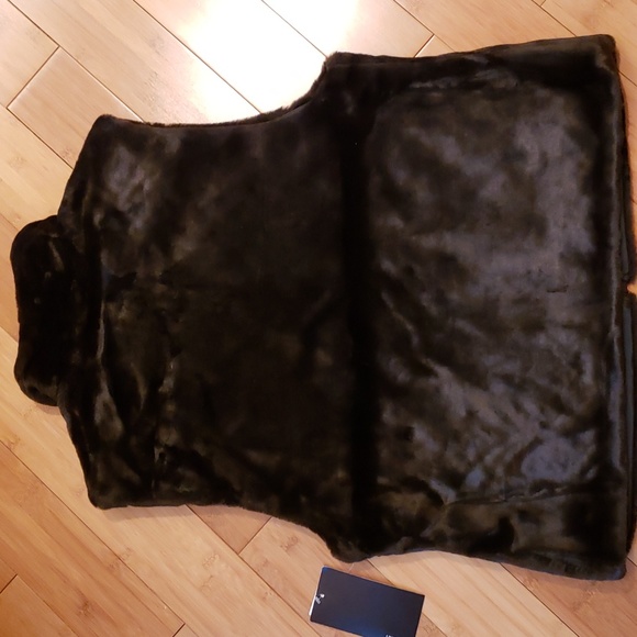 Reversible faux vest with pockets - Picture 9 of 13
